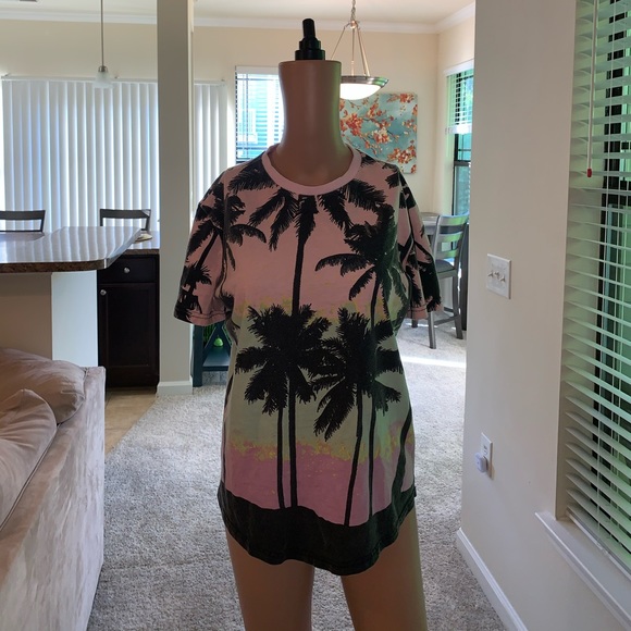Rue21 Tops - Rue 21 Multicolor Palm Tree Shirt size S